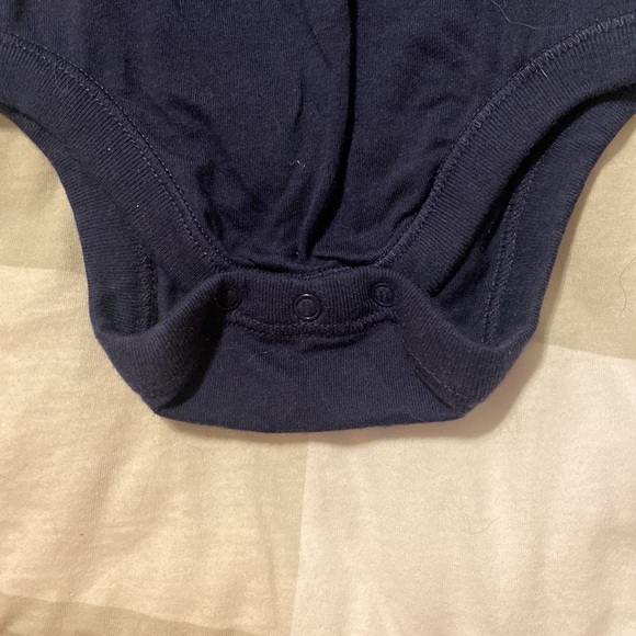 Old Navy 6-12M Long Sleeve Bodysuit - Picture 3 of 3